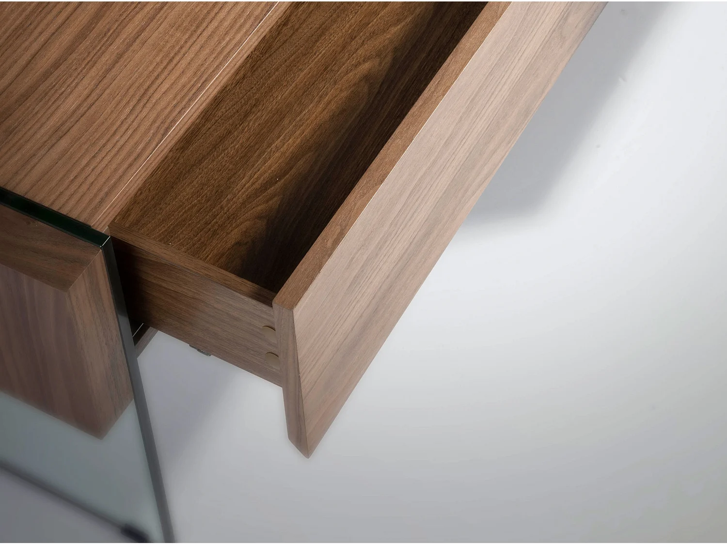 Prostokątny stolik kawowy z orzecha włoskiego i szkła hartowanego 2050 ANGEL CERDA