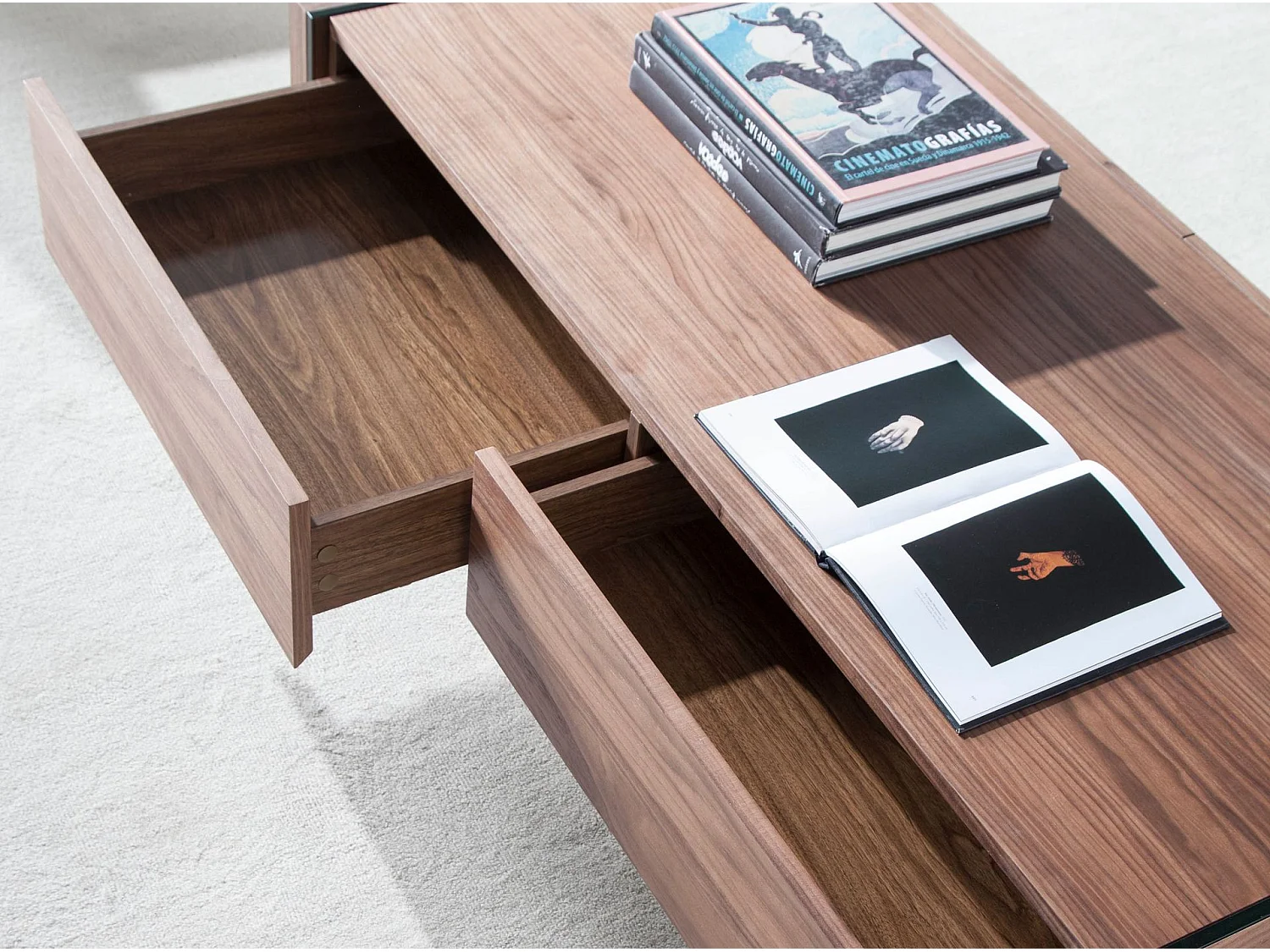 Rechthoekige salontafel walnoot en gehard glas 2050 ANGEL CERDA