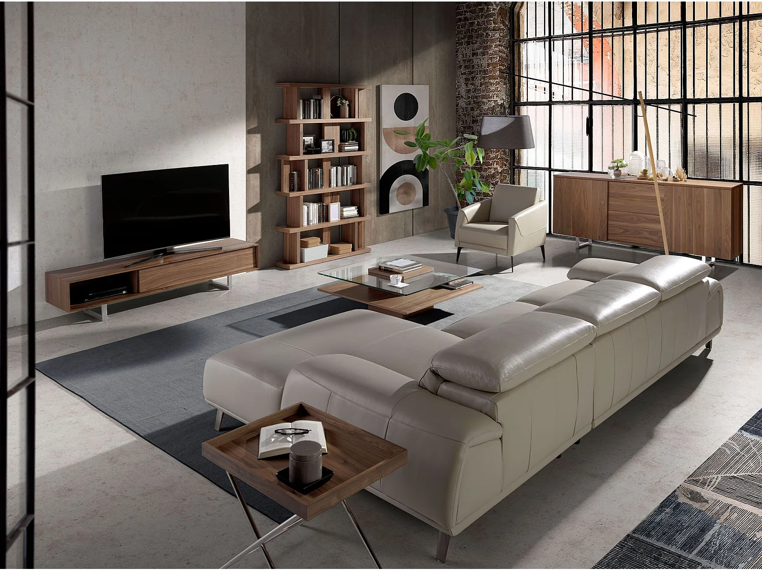 Square tempered glass and walnut coffee table 2017 ANGEL CERDA