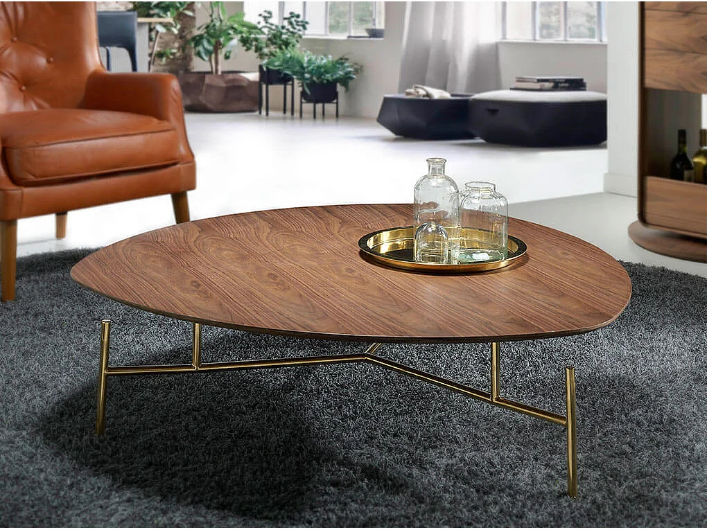 Table basse en bois de noyer et acier doré