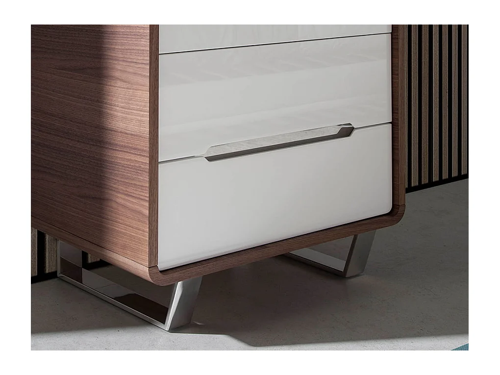Kommode weißes Holz, Nussbaum und verchromter Stahl