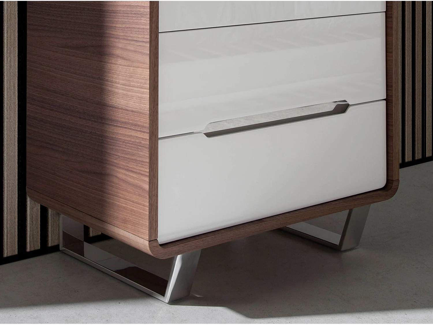 Chiffonier wit hout, walnoot en verchroomd staal 7111 ANGEL CERDA