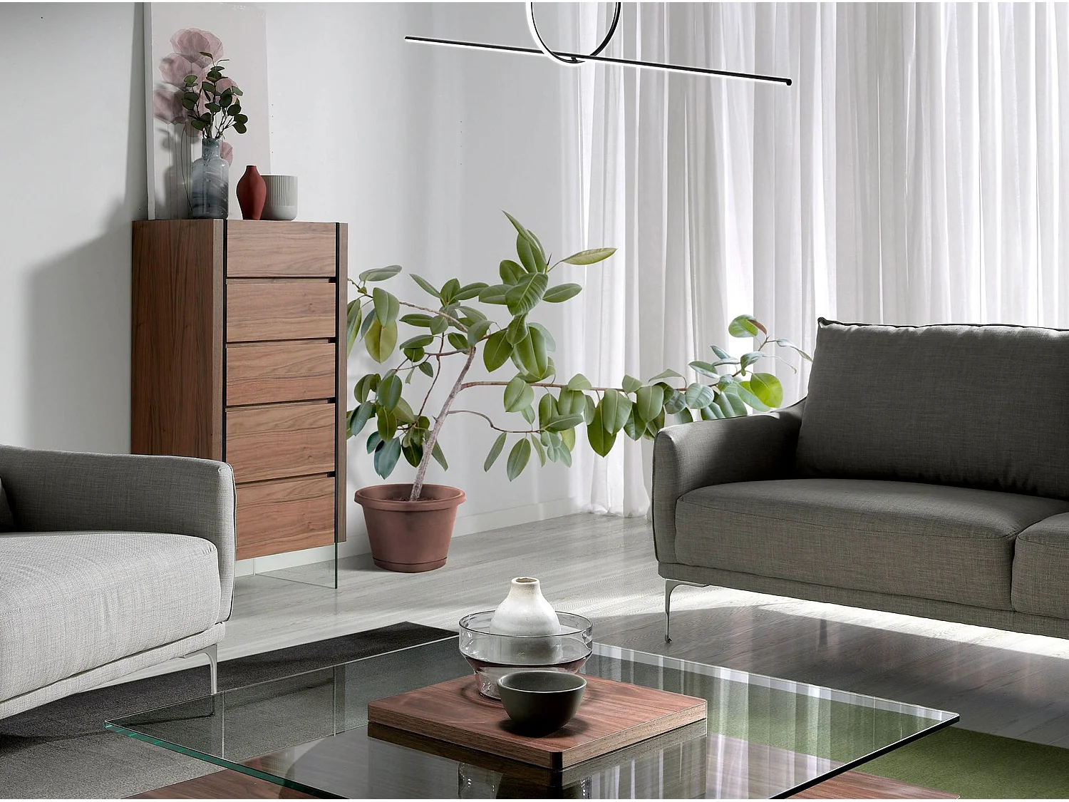Chiffonier aus Nussbaumholz mit Glasplatte aus Marmorimitat 7039 ANGEL CERDA