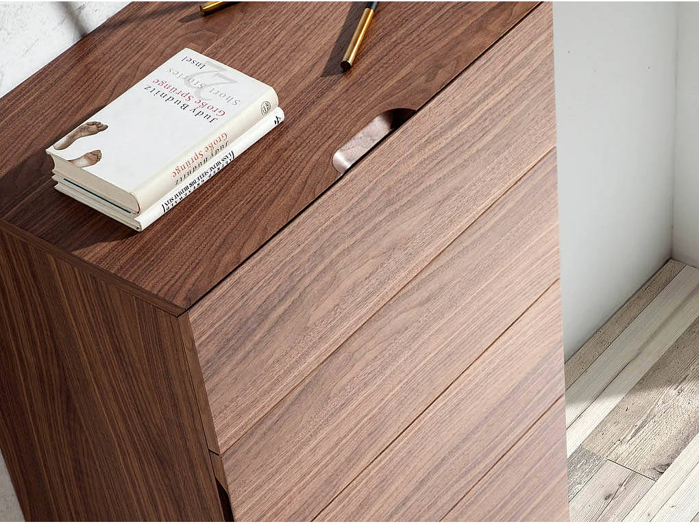 Notenhouten chiffonier