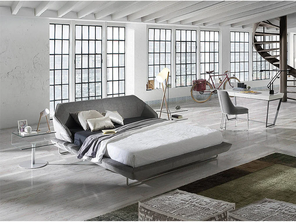 Bureau en bois gris perle