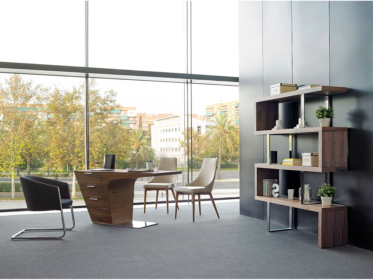 Walnoten bureau met verchroomd stalen onderstel 3012 ANGEL CERDA