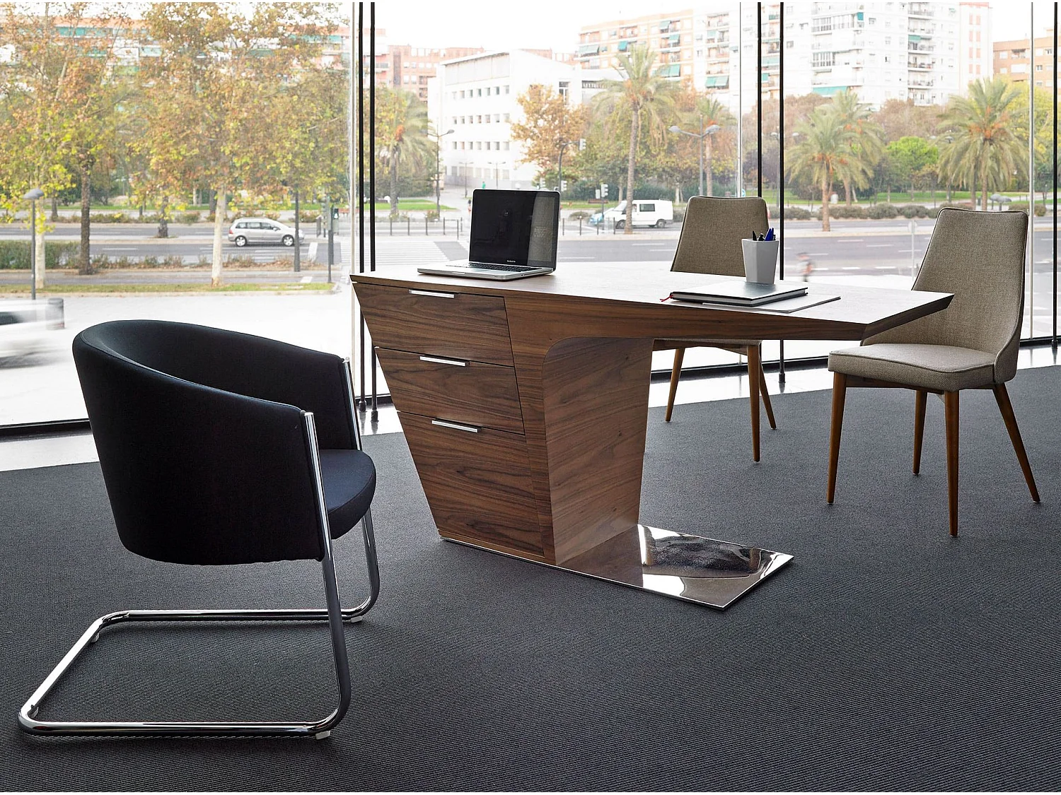 Bureau en noyer avec base en acier chromé 3012 ANGEL CERDA