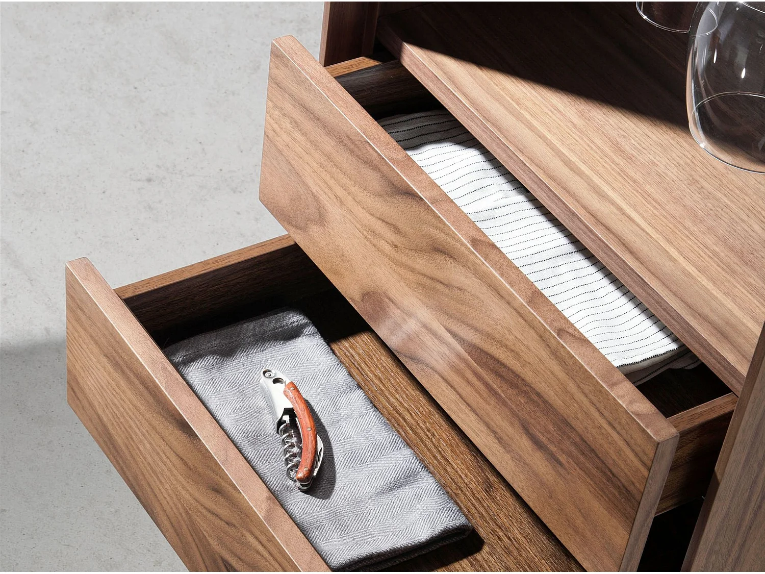 Meuble bar pivotant en noyer 3115 ANGEL CERDA