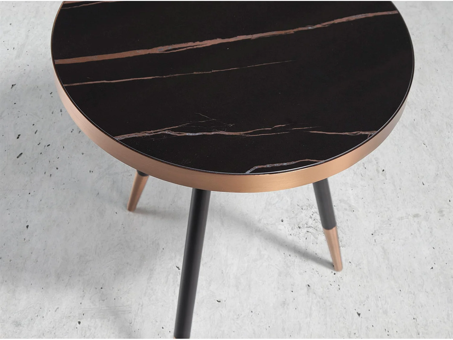 Table d'angle ronde en marbre porcelaine et acier noir 2069 ANGEL CERDA