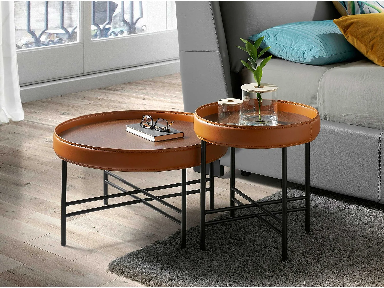 Table d'angle ronde en simili cuir, noyer et acier noir