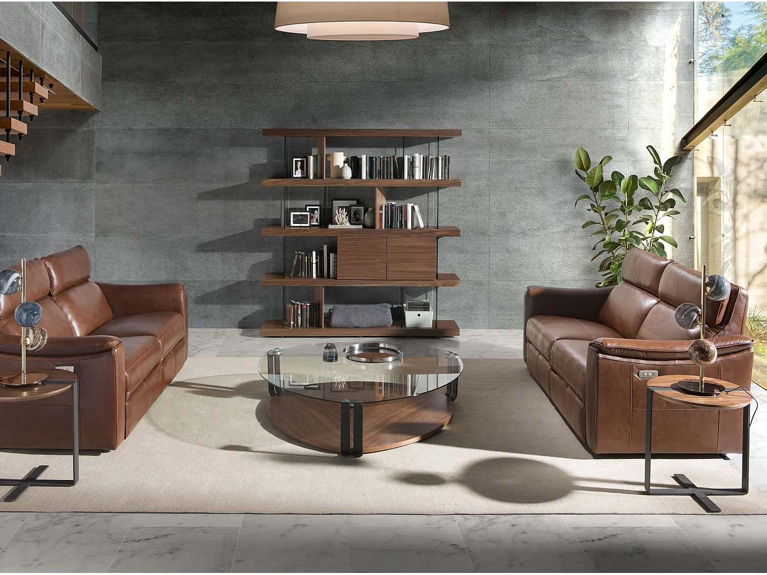 Runder Ecktisch Nussbaum und schwarzer Stahl 2054 ANGEL CERDA