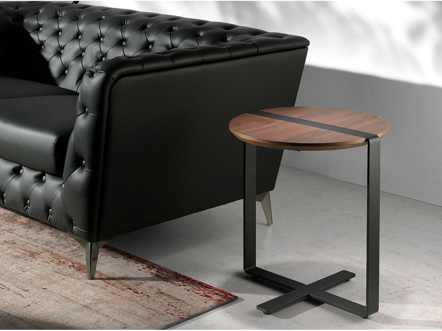 Table d'angle ronde en noyer et acier noir 2054 ANGEL CERDA