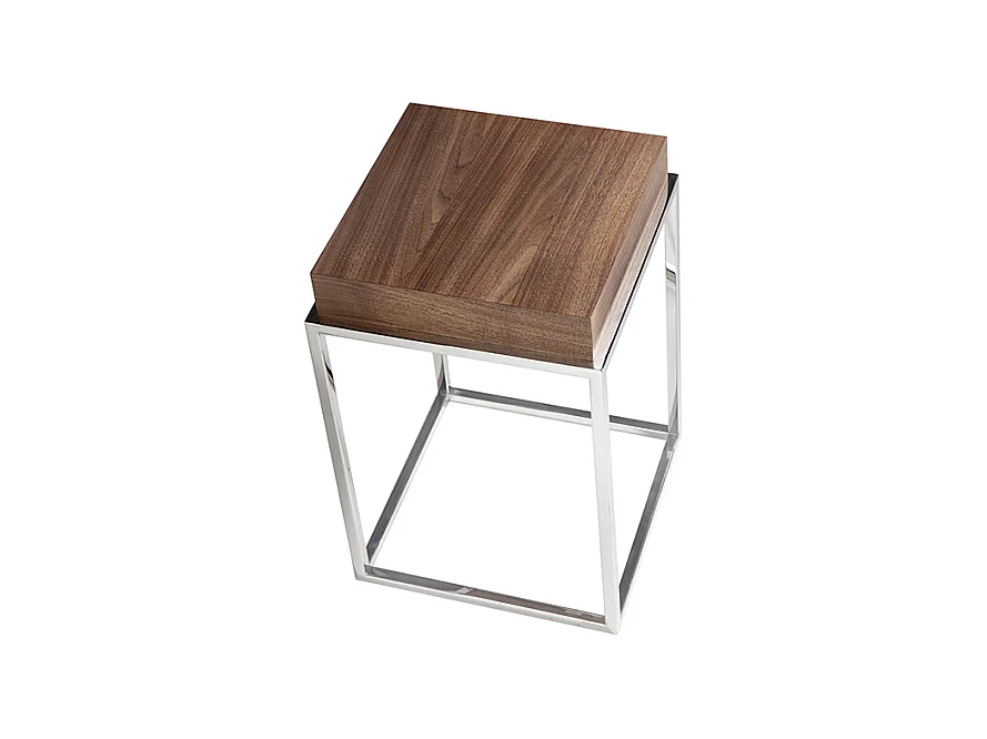 Mesa de canto em madeira folheada a nogueira sobre estrutura de aço inoxidável cromado. 2051