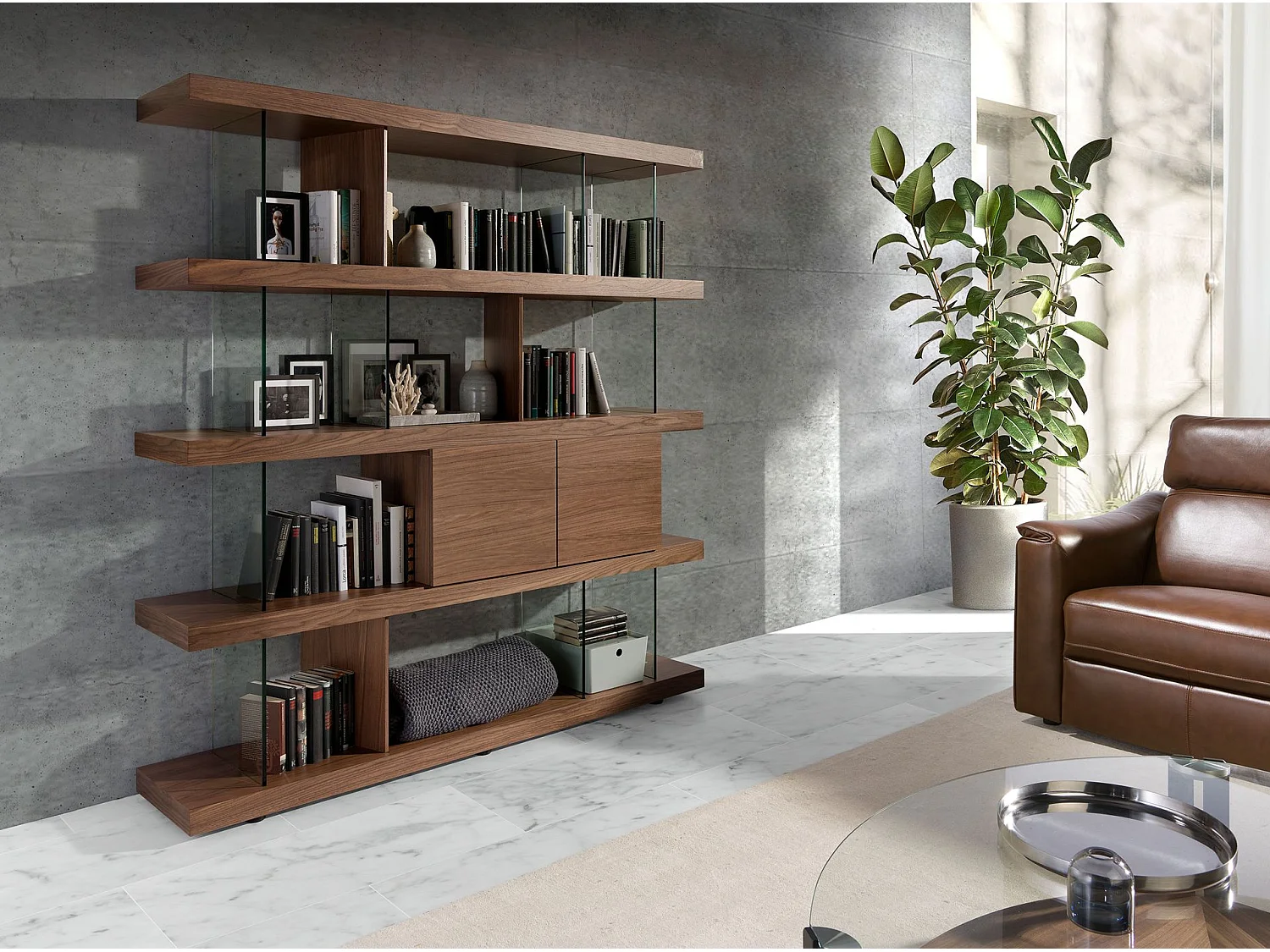 Regal aus Nussbaum und Glas 3072 ANGEL CERDA