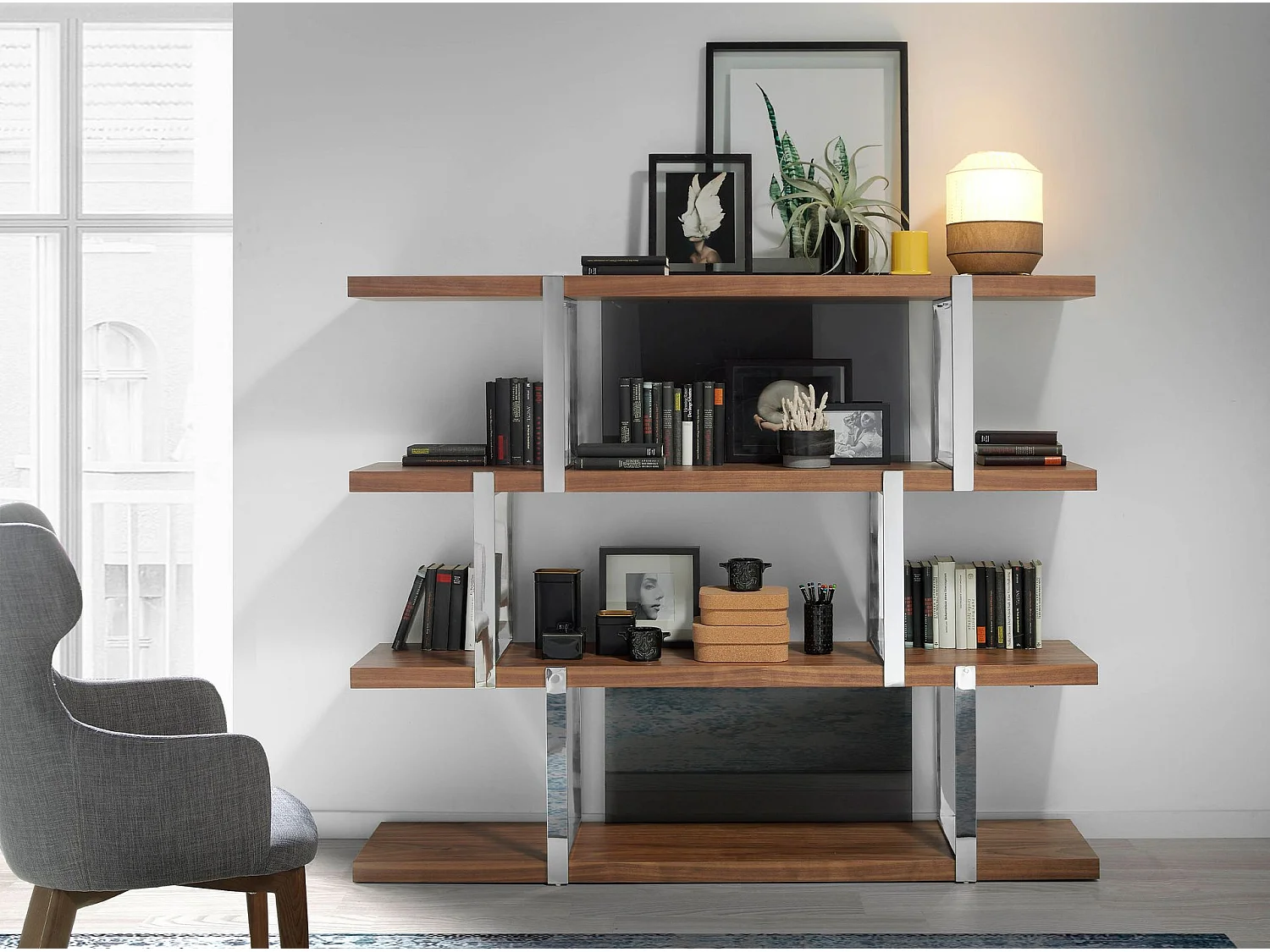 Bücherregal aus Nussbaumholz mit schwarzen Glasfächern 3136 ANGEL CERDA