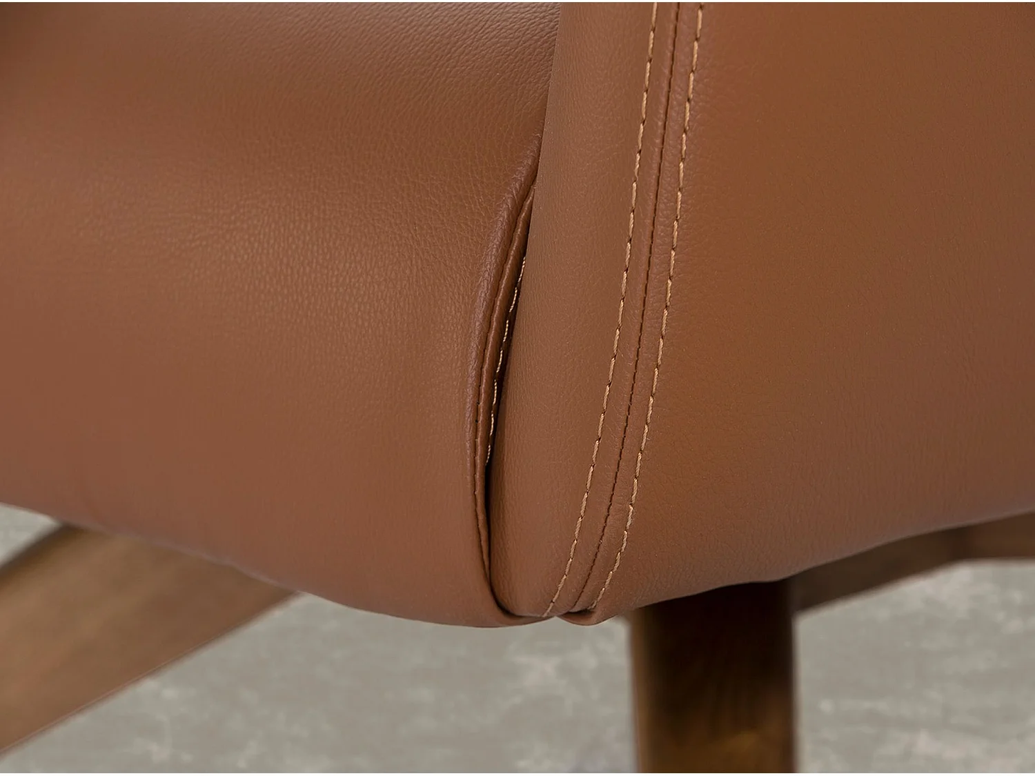 Brązowy fotel obrotowy z ekoskóry 5038 ANGEL CERDA