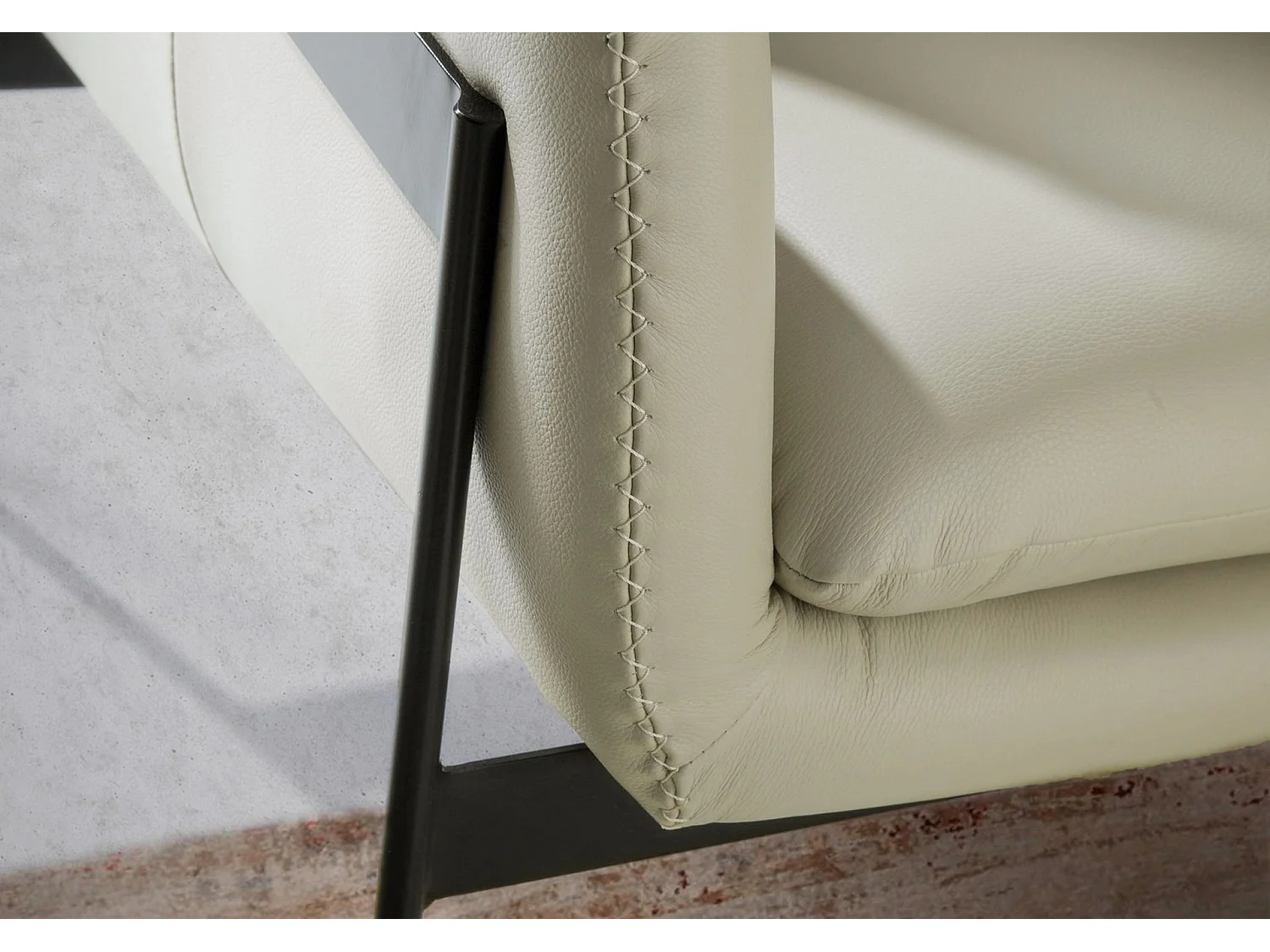 Fauteuil en cuir gris perle 5042 ANGEL CERDA