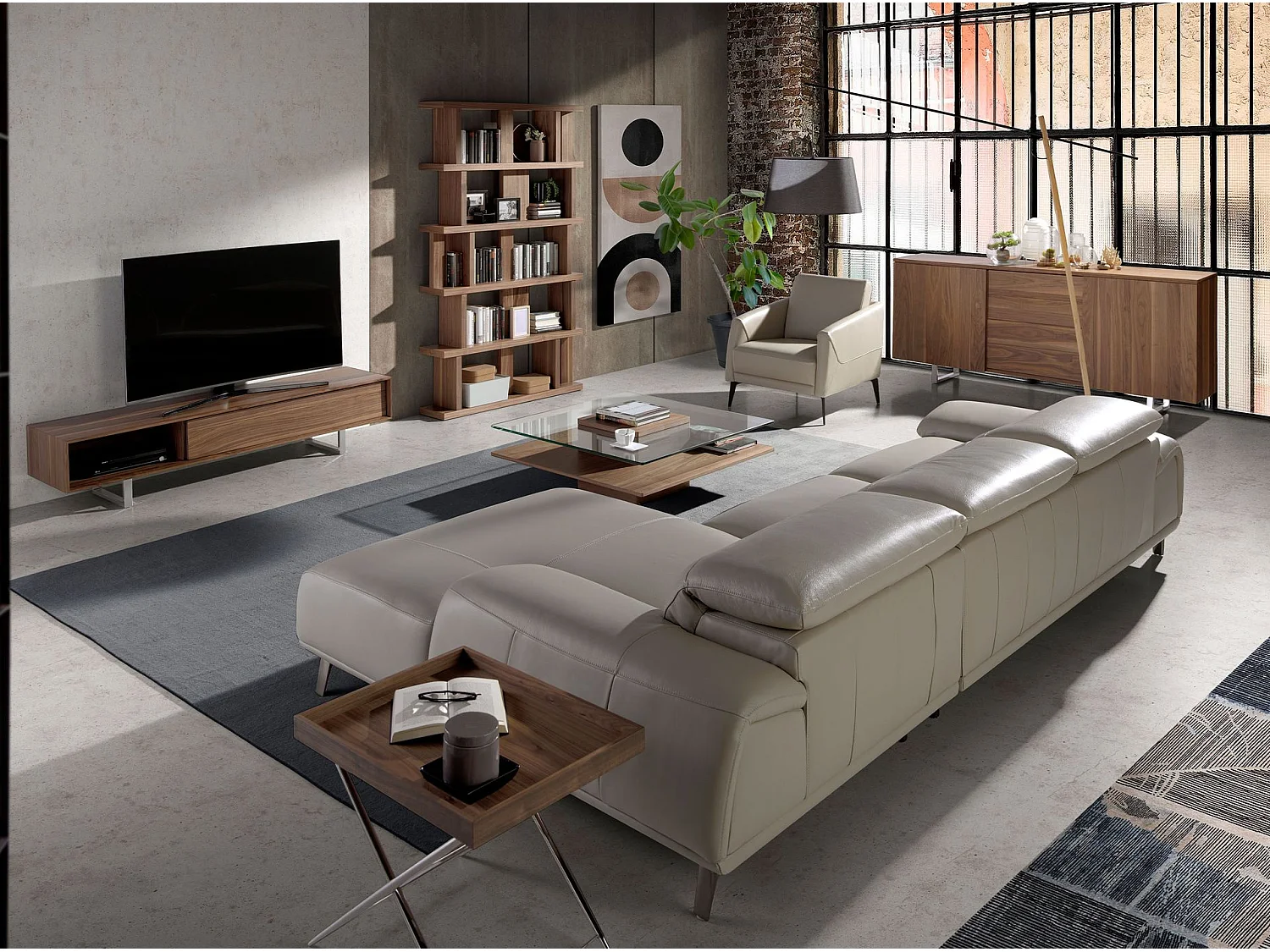 Stojak TV orzech i chromowana stal