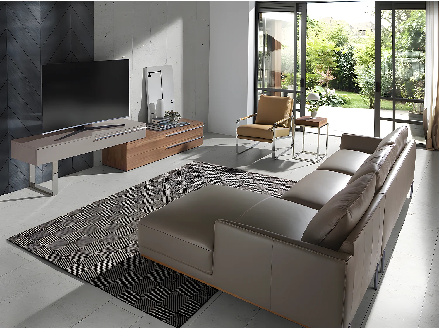 Szafka pod telewizor z beżowego drewna, orzecha włoskiego i chromowanej stali