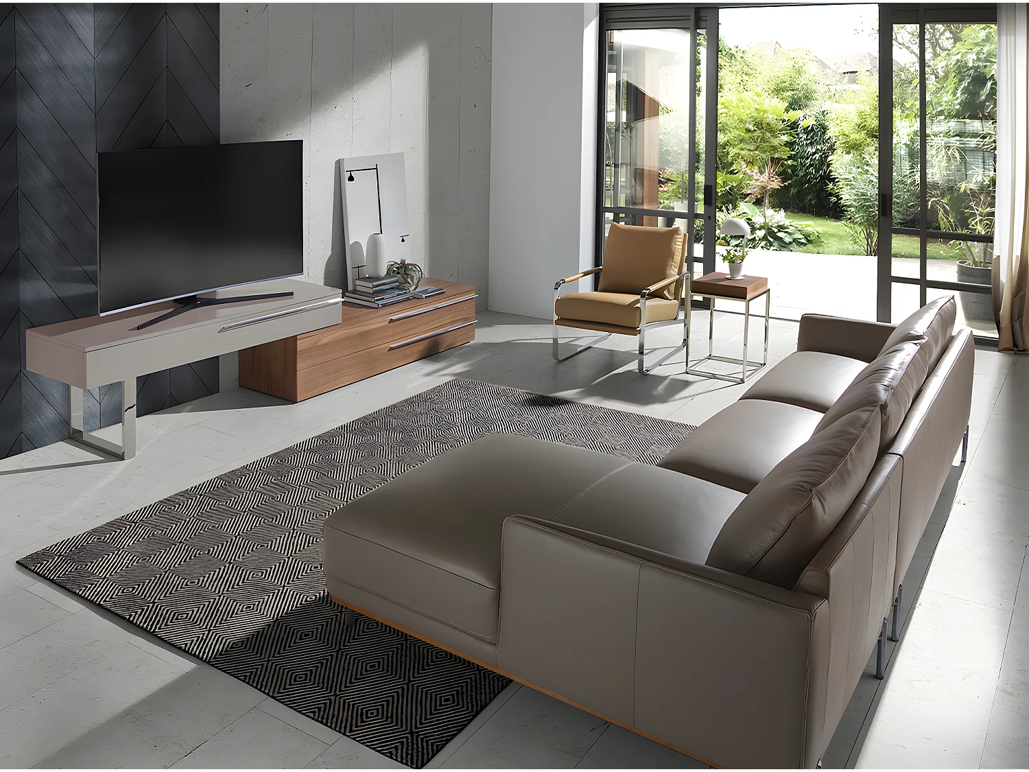 Szafka pod telewizor z beżowego drewna, orzecha włoskiego i chromowanej stali