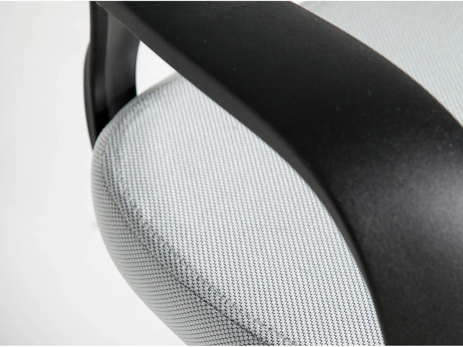 Fauteuil de bureau pivotante en tissu gris clair et pvc noir 4076 ANGEL CERDA