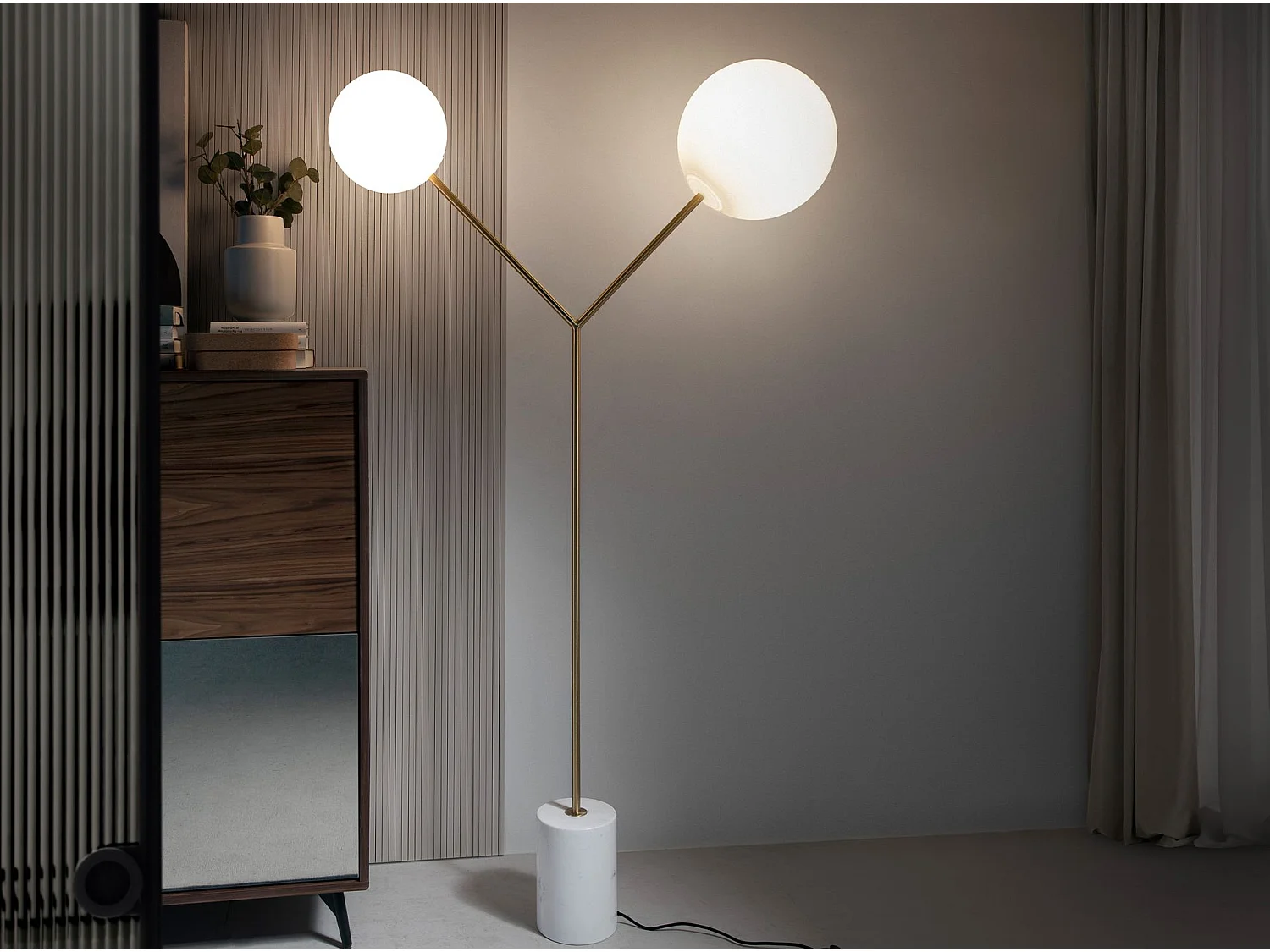 Lámpara de pie mármol blanco, acero dorado y cristal blanco