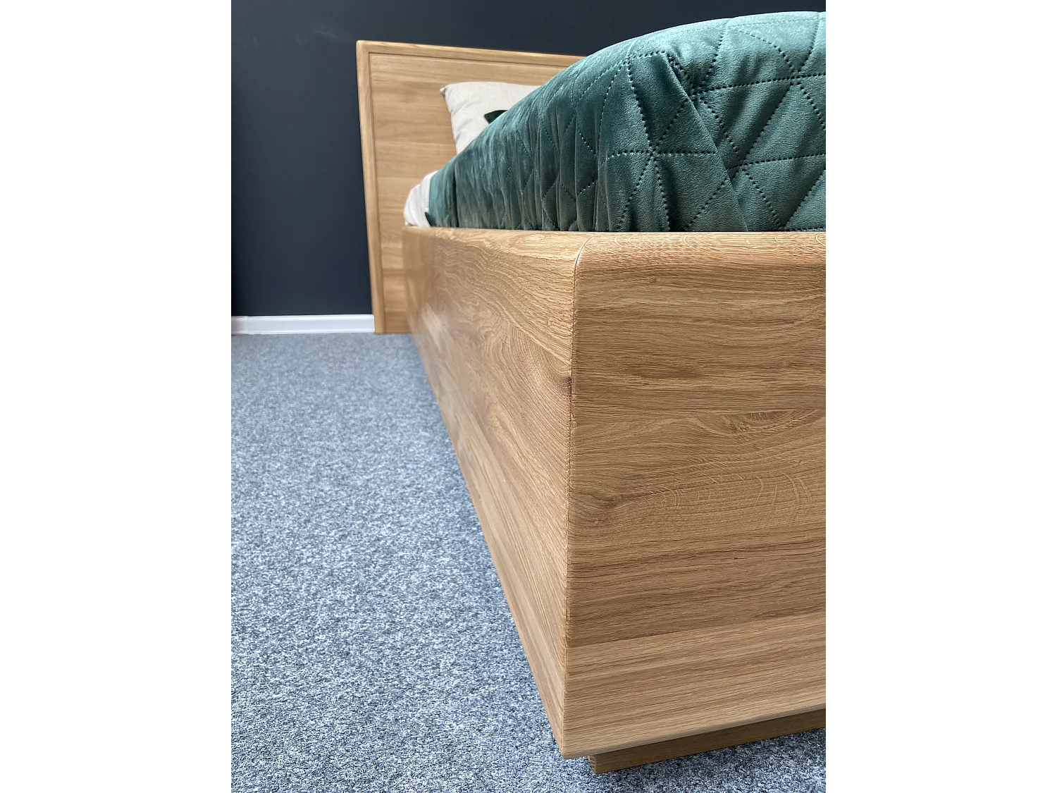 Lit en bois exclusif Valor avec coffre de rangement