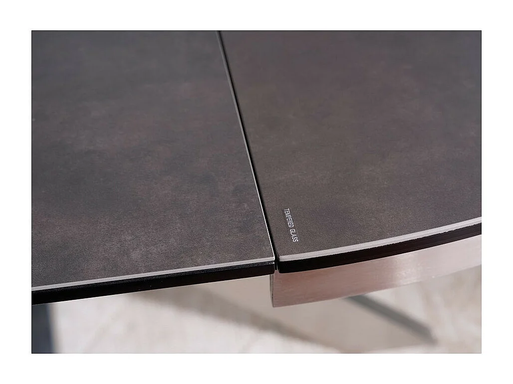 Table extensible ronde design gris foncé 120cm avec pieds noir mat Arena