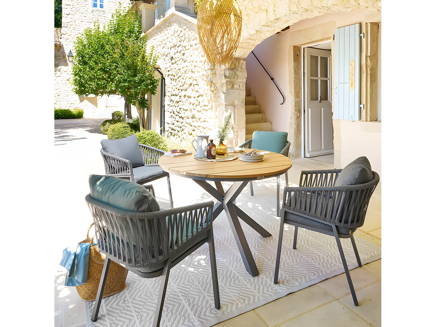 Table extérieure ronde 4 personnes graphite Oriengo Hespéride