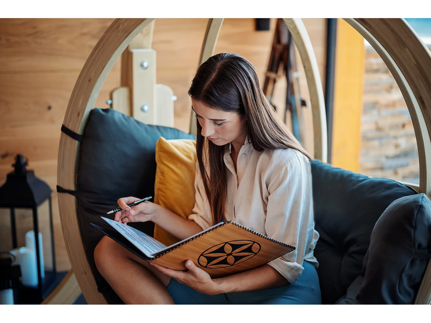 Hölzerner Hängesessel - dunkelgrau - HIGLO