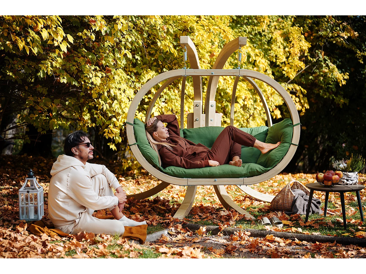 Hölzerner Hängesessel mit Gestell für zwei Personen - grün - CALLISTO