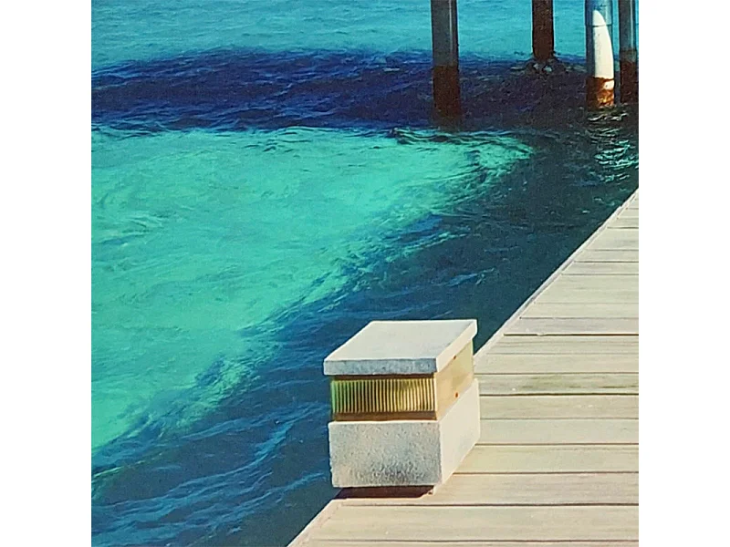 Tableau imprimé maison sur pilotis et cadre bois noir 60x90 cm - BORA