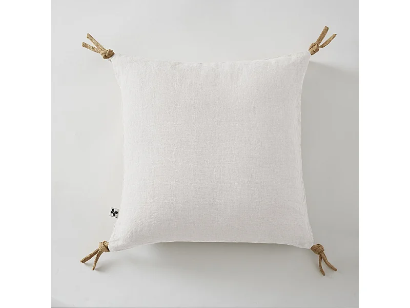 Coussin 45 x 45 cm en lin lavé blanc avec 4 nouettes en jute - LUISA