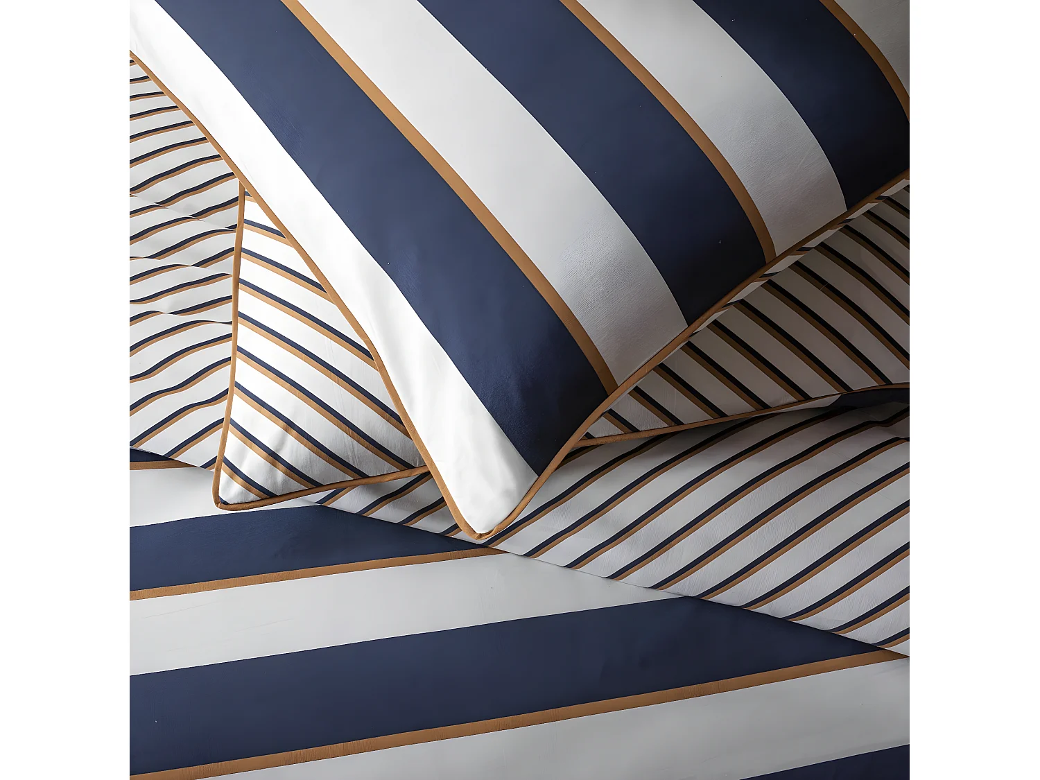 Parure de lit 2 personnes à rayures réversible 240x220cm