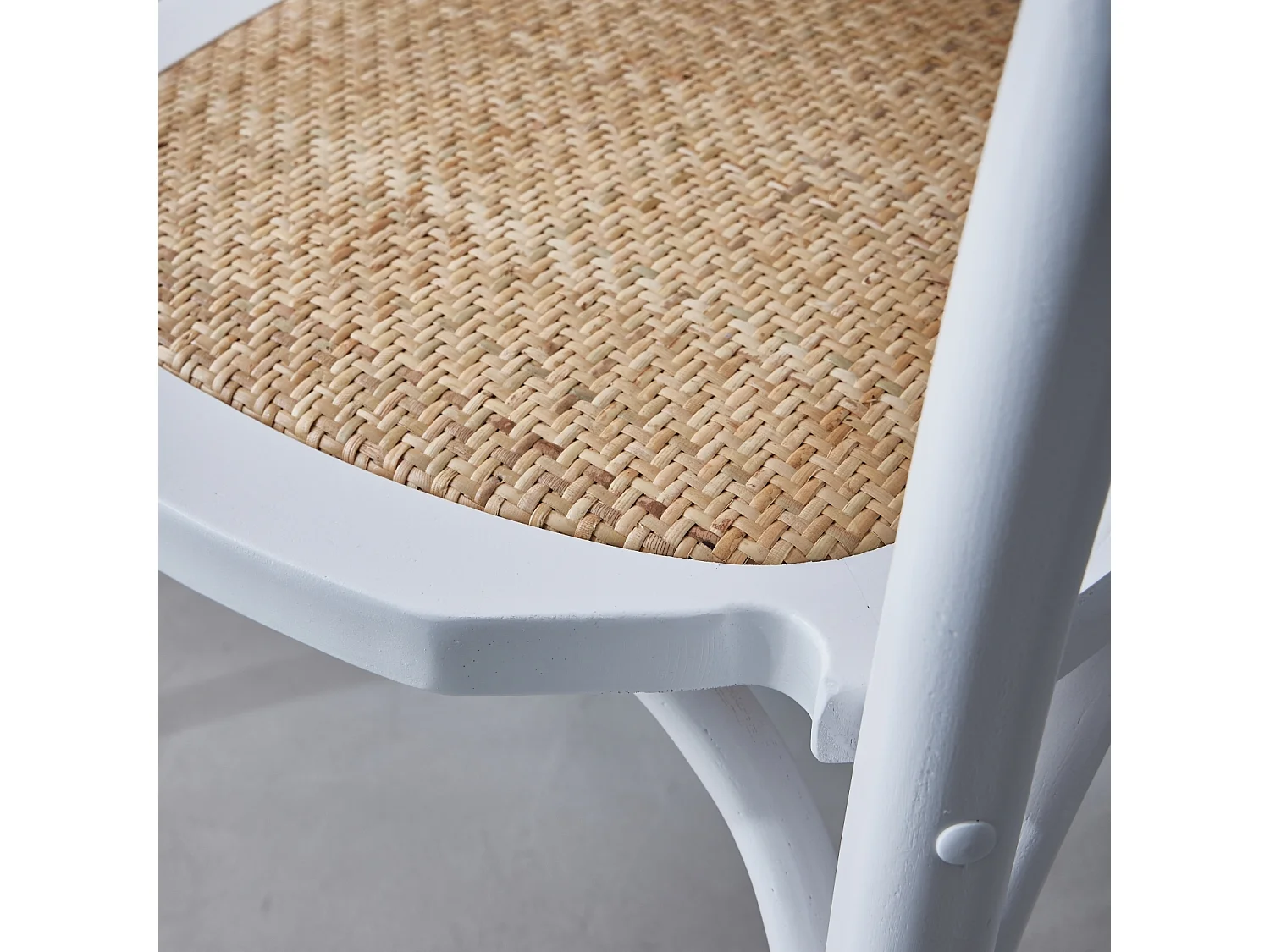 Set di 2 sedie vintage in legno e rattan, bianco