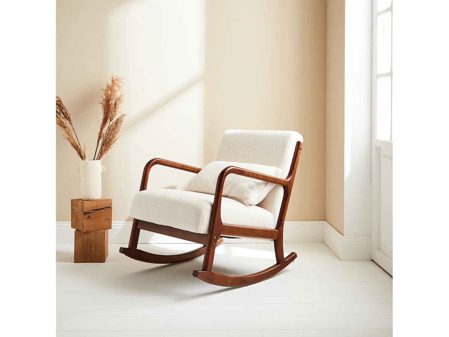 Poltrona a dondolo scandinava in legno e tessuto bouclé, bianco