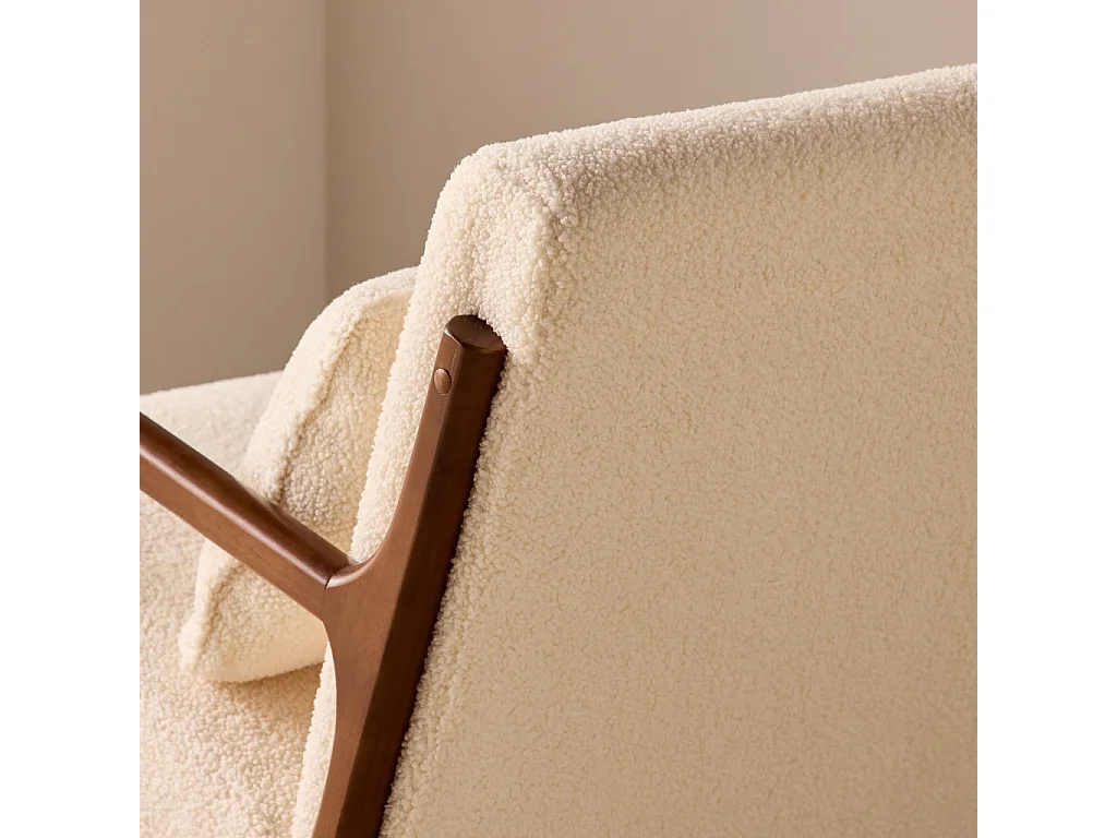 Poltrona a dondolo scandinava in legno e tessuto bouclé, Lorens bouclé, Crema, 65x80x81.5 cm