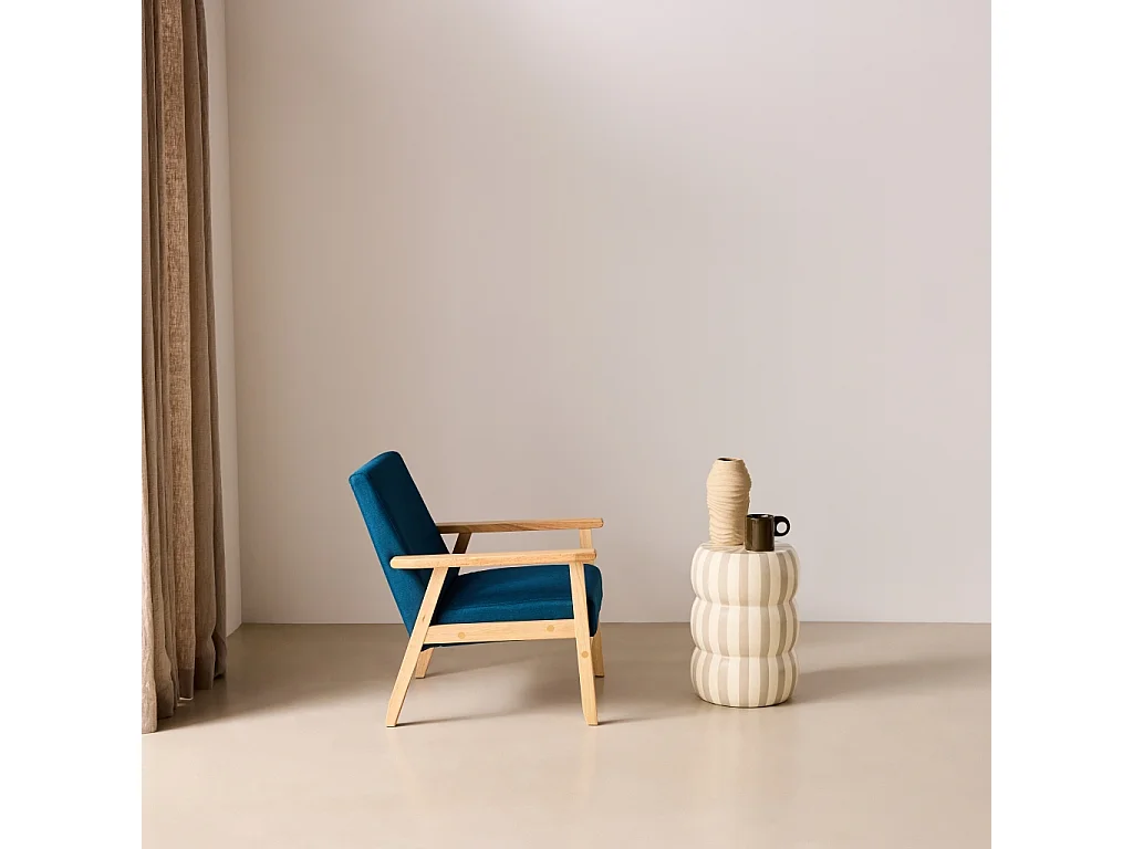 Fauteuil scandinave en bois et tissu bleu pétrole. Isak. L 64 x P 69.5 x H 73cm