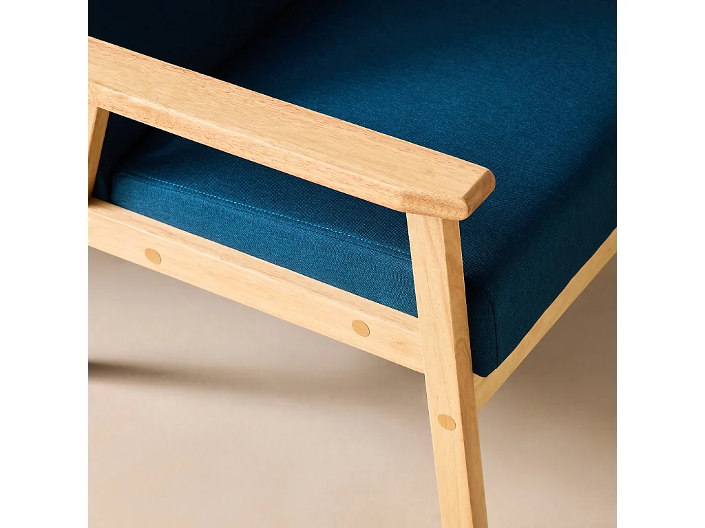 Fauteuil scandinave en bois et tissu bleu pétrole. Isak. L 64 x P 69.5 x H 73cm