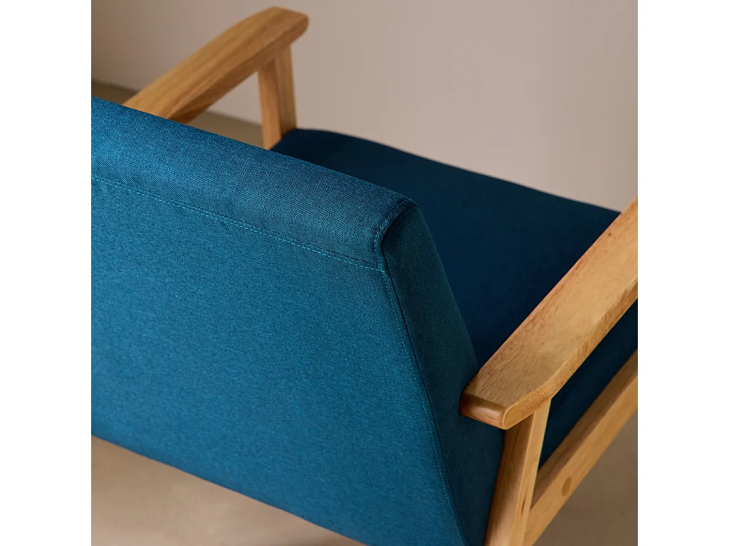 Fauteuil scandinave en bois et tissu bleu pétrole. Isak. L 64 x P 69.5 x H 73cm