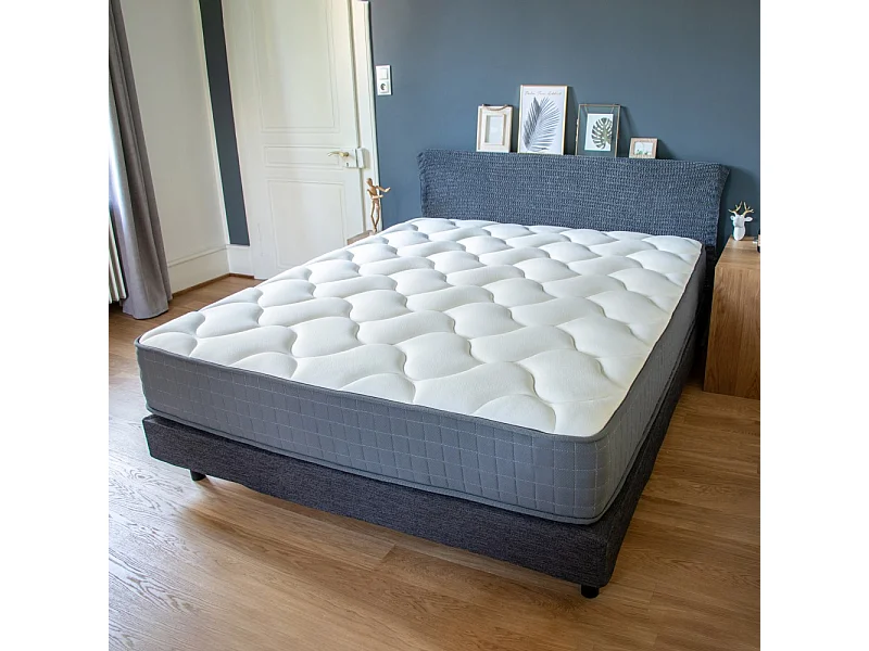 Matelas CARLTON 140x200 ressorts et mémoire de forme