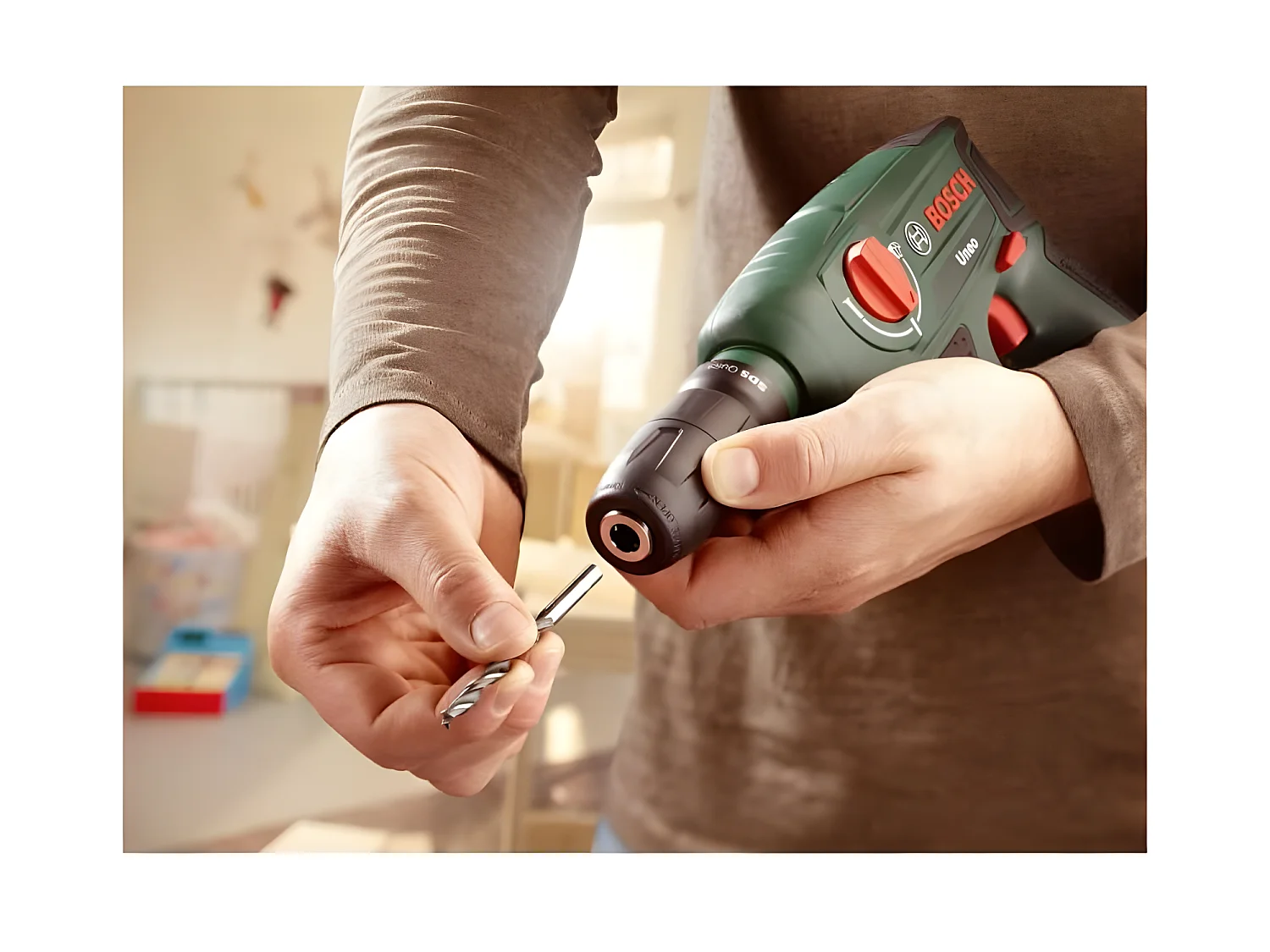 Perforateur sans fil Bosch - Uneo (Livré avec 1 Batterie, Chargeur, Accessoires, dans Coffret de transport)