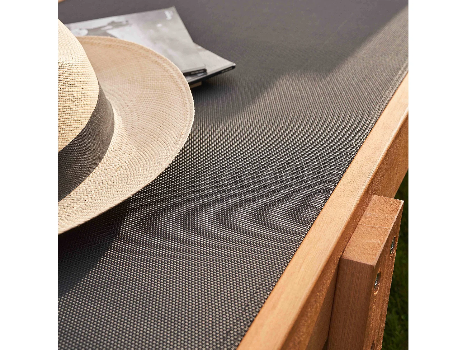 Lot de 2 bains de soleil avec coussin et tablette en bois noir - Calgary