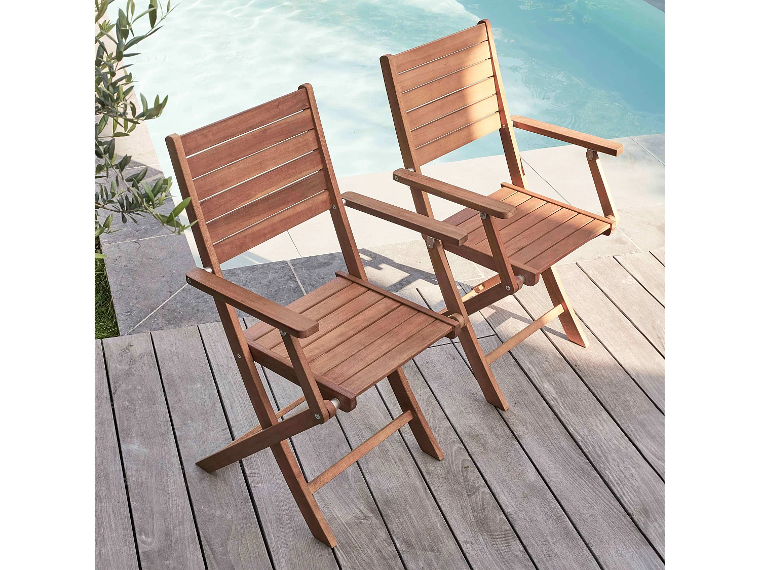 Lot de 2 fauteuils en bois d'eucalyptus
