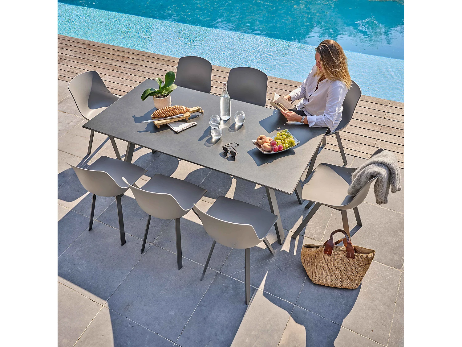 Lot de 4 chaises d'extérieur grises