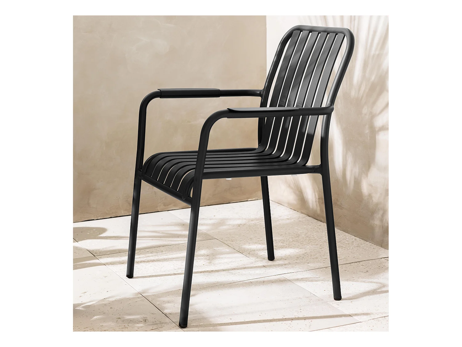 Chaise de terrasse avec accoudoirs en aluminium noire