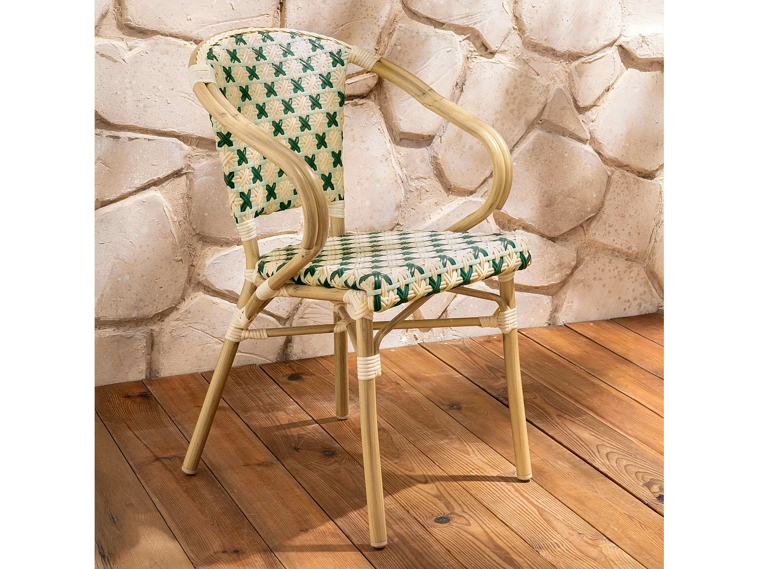 Fauteuil de terrasse bistrot parisien en aluminium et rotin vert foncé