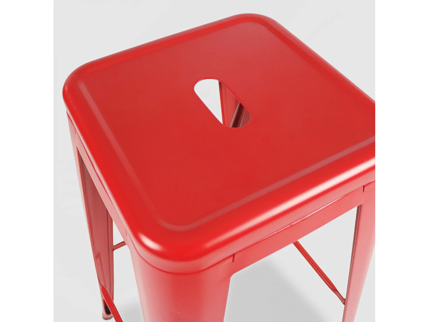 Tabouret de bar en métal rouge mat