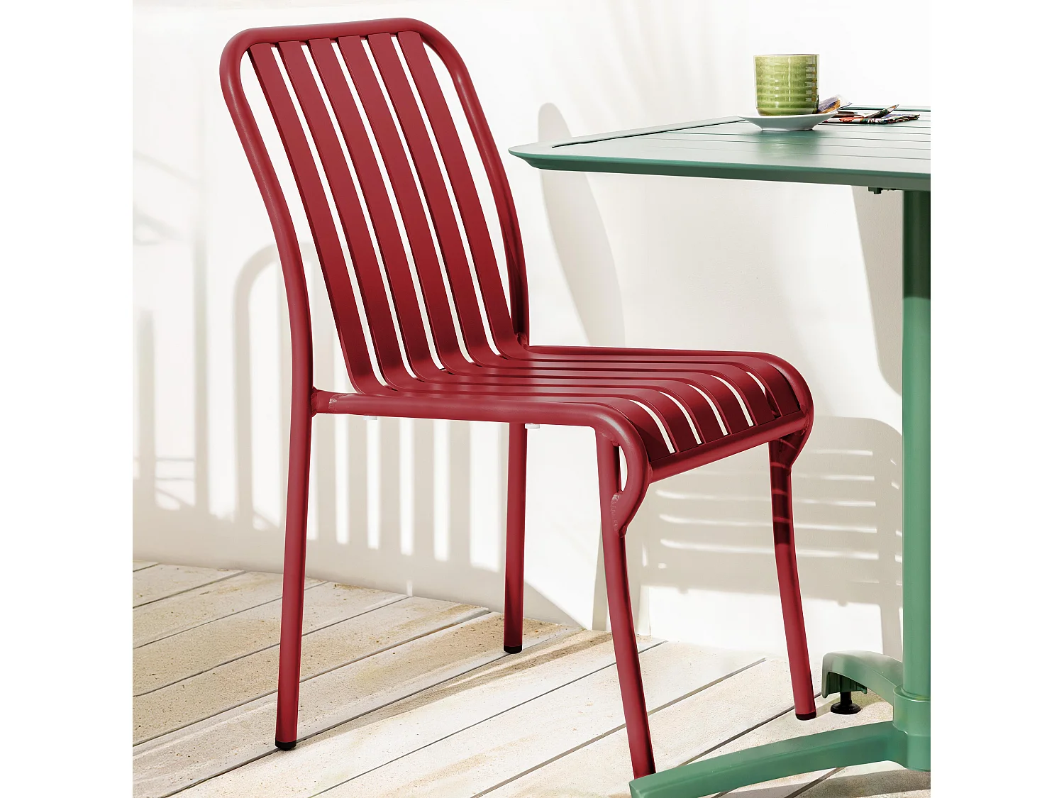 Chaise design de terrasse en aluminium rouge