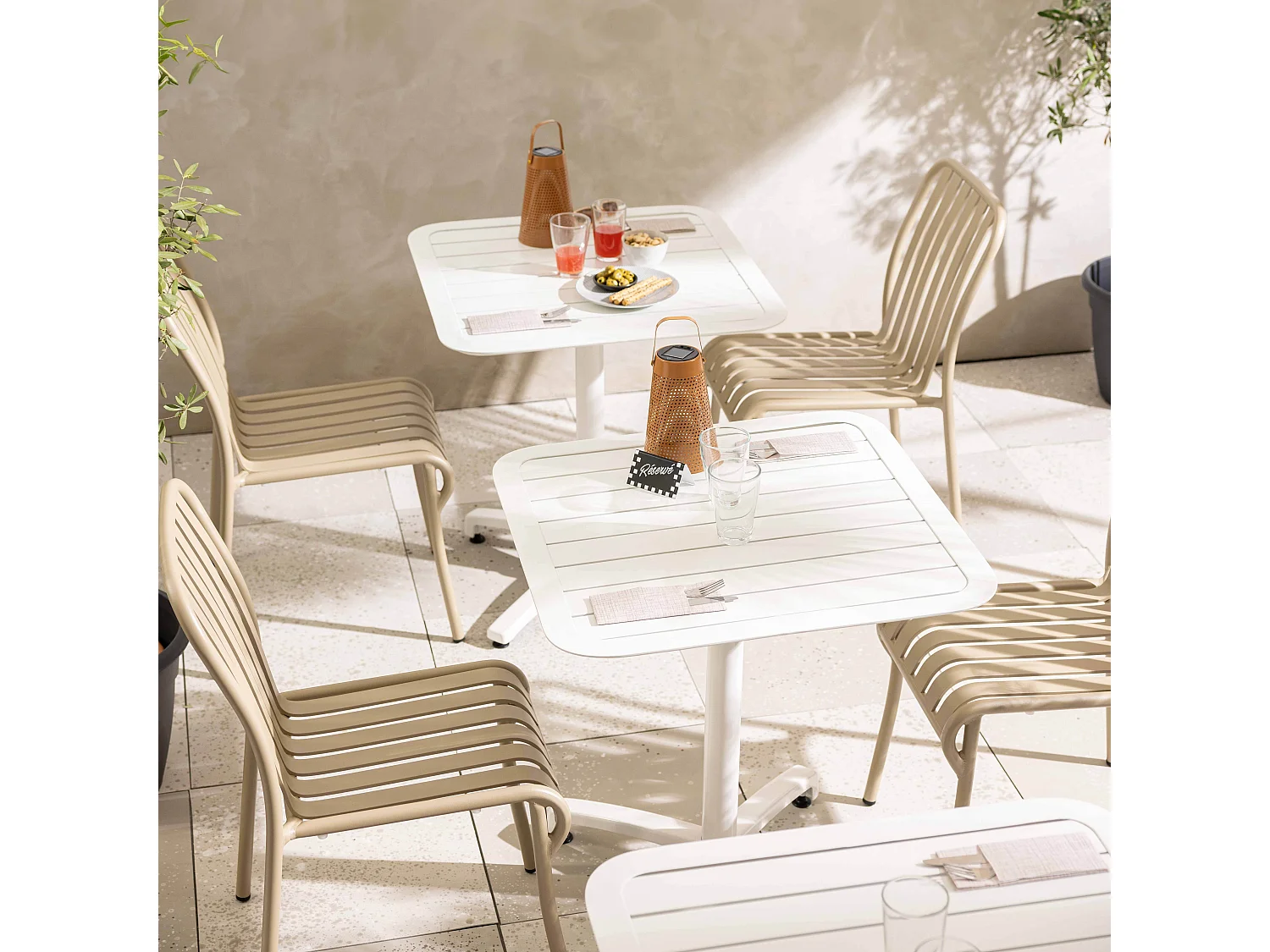 Chaise design de terrasse en aluminium taupe